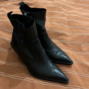 Zara Ankle Zippered Leather Boots size 39